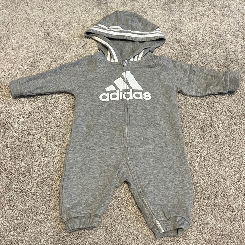 3/$20 ADIDAS outfit size 6 months